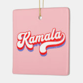 カマラハリス2024かわいい2024選挙ホットピンク セラミックオーナメント (左)