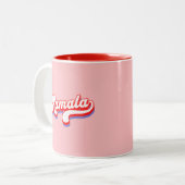 カマラハリス2024かわいい2024選挙ホットピンク ツートーンマグカップ (正面左)