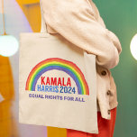 カマラハリス2024レインボーLGBTQの権利 トートバッグ<br><div class="desc">2024年にカマラハリスに投票。アメリカのLGBTQ民主党有権者のための可愛い政治的虹のトートバッグ。すべての人々に平等な権利を与えるために、LGBTのメッセージと共にこの選挙デザインを注文しなさい。</div>