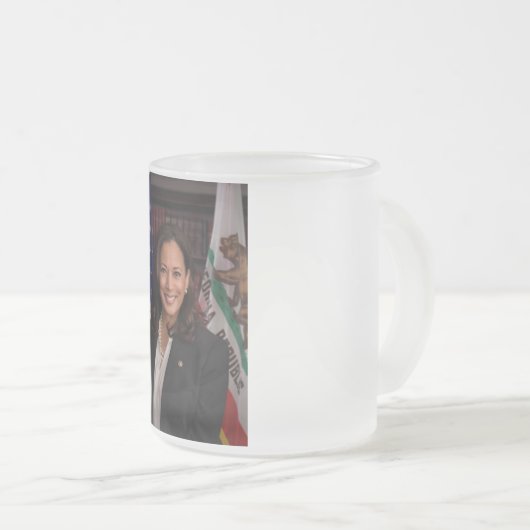 カマラハリス2024年米国大統領候補 フロストグラスマグカップ (正面右)
