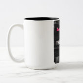 カマラハリス。白と黒のインテリア色 ツートーンマグカップ (左)