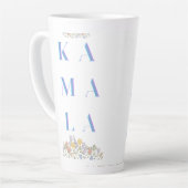 カマラハリス。花.微妙。白と青 カフェラテマグ (左アングル)