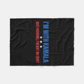 カマラ・ハール大統領を冗談で言ってるだけだ フリースブランケット (正面(横))