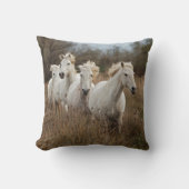 カマルグランニングウマの クッション (正面)