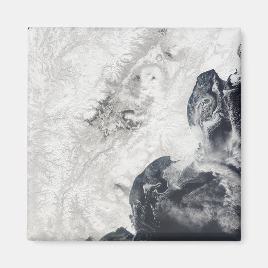 カムチャッカ半島中部の火山 マグネット (正面)