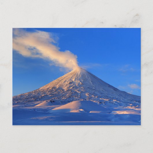 カムチャッカ活動的クリュシェブスコイ火山の日の出 ポストカード (正面)