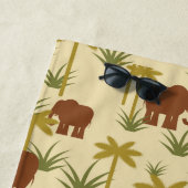 カムフラージュのあなたの一流の|の象そしてやしを加えて下さい ビーチタオル (インサイチュ)