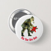 カムフラージュのサンタ 缶バッジ (正面&裏面)