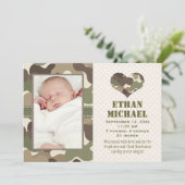 カムフラージュのハートのベビーの写真の誕生の発表 案内状 (スタンド正面)