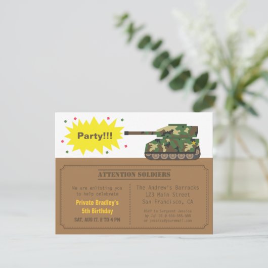 カムフラージュのプリントタンク男の子の誕生会 招待状 (スタンド正面)