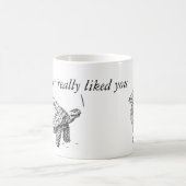 カメおよびノウサギの歪んだユーモアのマグ コーヒーマグカップ (中央)