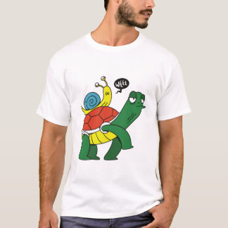 カメがカタツムリに乗る面白いキャラクターTシャツ Tシャツ