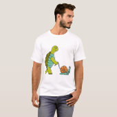 カメとカタツムリの面白い動物 Tシャツ (正面フル)