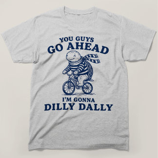 カメのダラダラさん ユーザーのみなさん先に行ってください Tシャツ