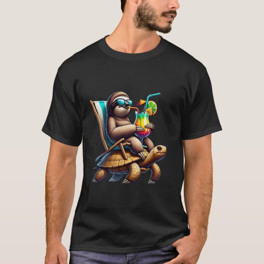 カメの上のナマケモノとカクテル Tシャツ (正面)