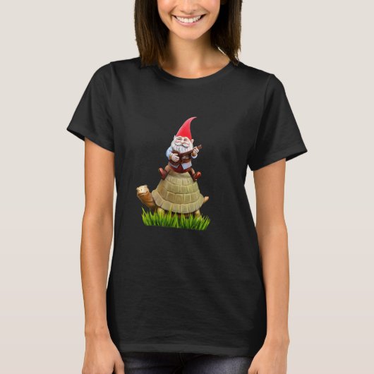 カメの上の庭のノーム Tシャツ (正面)