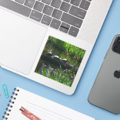 カメの列 緑豊かな自然の写真 シール (ノートパソコンとiPhone)