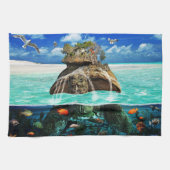 カメの島のファンタジーの隠遁したリゾート キッチンタオル (横)