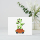 カメの甲羅をスケートボードにしたカメ ポストカード (スタンド正面)