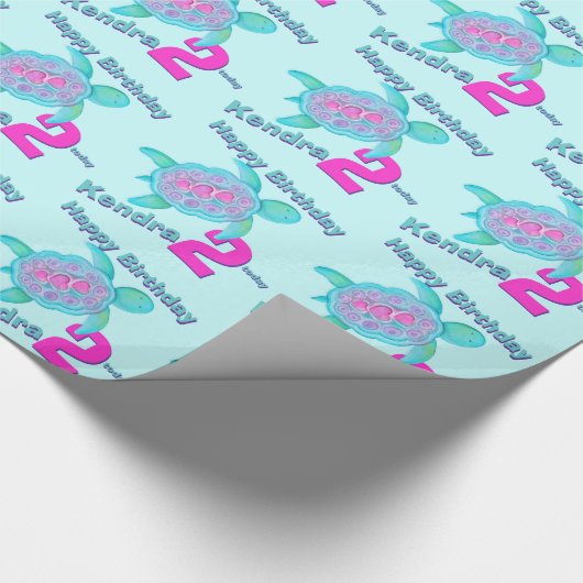 カメの芸術のピンクの水の年齢の名前の第2誕生日の覆い ラッピングペーパー (角)