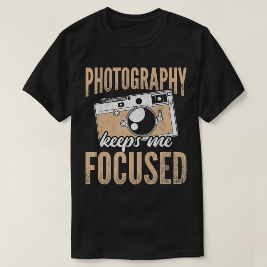 カメラの焦点を合わせて撮影 Tシャツ (デザイン正面)
