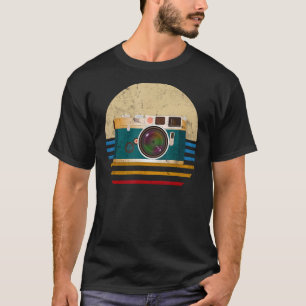 カメラは写真を撮らない写真家は写真を撮る Tシャツ