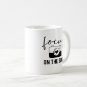 カメラは記憶を保存マググ コーヒーマグカップ (正面右)