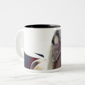 カメラまでの鼻との日光のシャイヤー ツートーンマグカップ (正面左)
