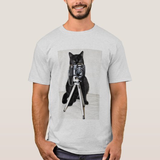 カメラを持った猫 Tシャツ (正面)