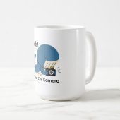カメラを持つ可愛いクジラ コーヒーマグカップ (正面右)