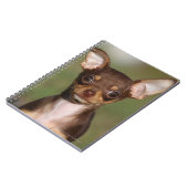 カメラを見ているチワワの子犬 ノートブック (左側)