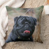 カメラを見ている間喘ぐ黒いパグ クッション (ブランケット)