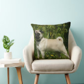 カメラを見るパグ クッション (椅子)