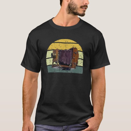 カメラオブスキュラ 古いカメラ 写真家 写真撮影 Tシャツ (正面)