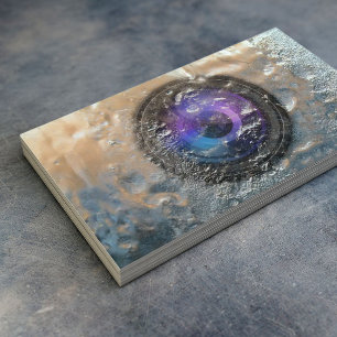 カメラマンによって凍っていられているカメラレンズの写真撮影 名刺