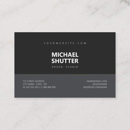 カメラマンのレトロのアナログのフィルムのカメラ 名刺 (裏面)