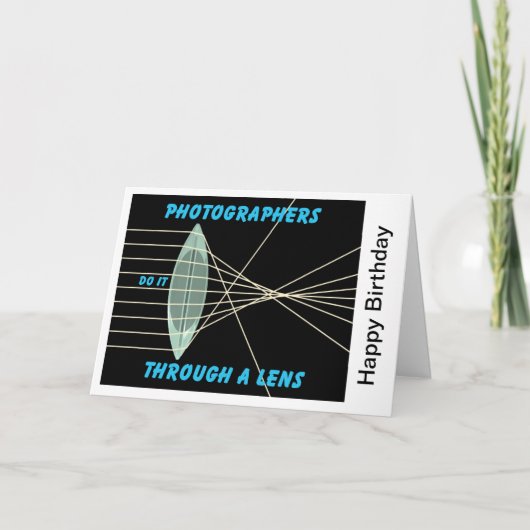 カメラマンはレンズを通してそれを行う カード (正面)