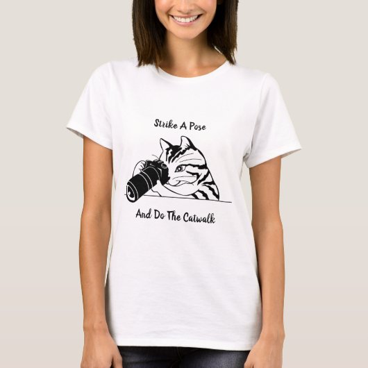 カメラ白黒の猫 Tシャツ (正面)