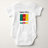 カメルーンとカメルーン国旗とあなたのお名前 ベビーボディスーツ (裏面)