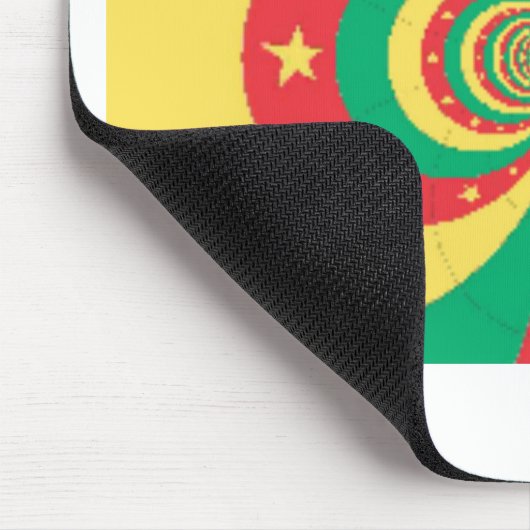 カメルーンの精神:不屈のライオンズ国旗の芸術 マウスパッド (コーナー)