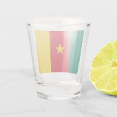 カメルーン国旗と愛国的なショットグラス ショットグラス (裏面)