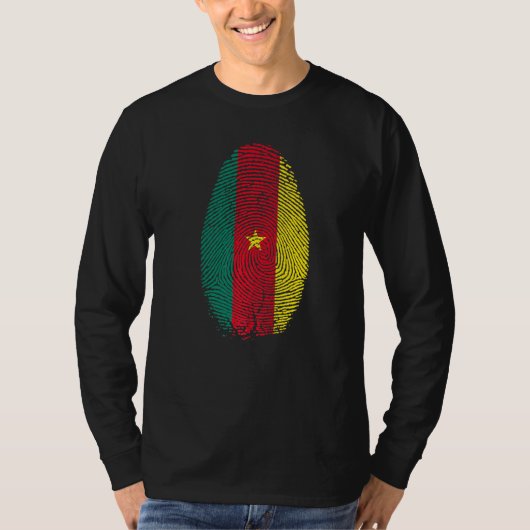 カメルーン国旗の指紋私のDnaカメルーンにある Tシャツ (正面)