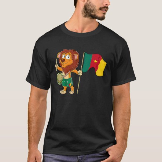 カメルーン国旗を持つライオン Tシャツ (正面)