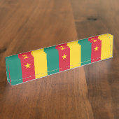 カメルーン国旗を持つ愛国的な卓上の銘板 デスクネームプレート (側面)