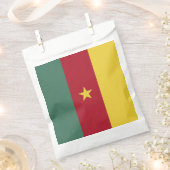カメルーン国旗 フェイバーバッグ (クリップ留めされた状態)