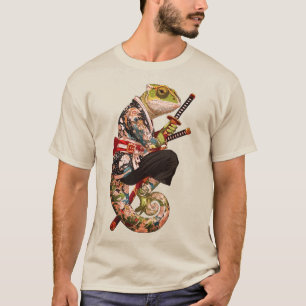 カメレオンサムライ - 刀を持つ刺青の戦士 Tシャツ