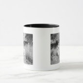 カモシカを食べ物を与えている男の子 マグカップ (中央)