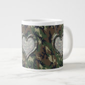 カモフラージウッドランドフォレストハートオン迷彩柄 ジャンボコーヒーマグカップ (正面右)