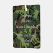 カモフラージュのクリスマスの飾り名誉の供え物 メタルオーナメント (正面左)