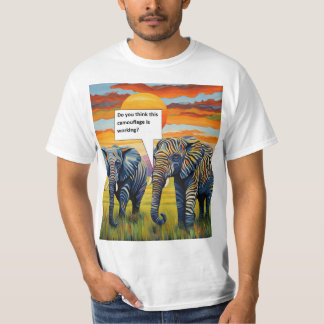 カモフラージュは機能している Tシャツ
